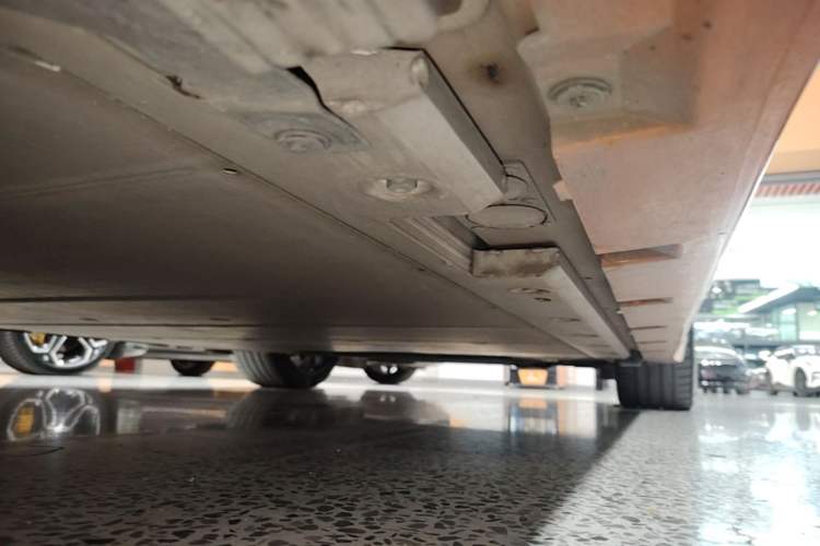 Used Zeekr 001 2023 YOU Edition 100 kWh Right Side Sill
