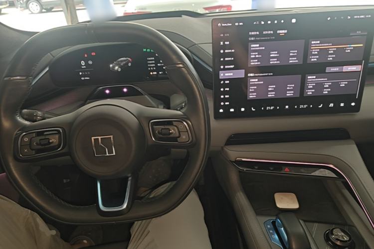 Used Zeekr 001 2024 WE Edition 95 kWh All-Wheel Drive Center Console