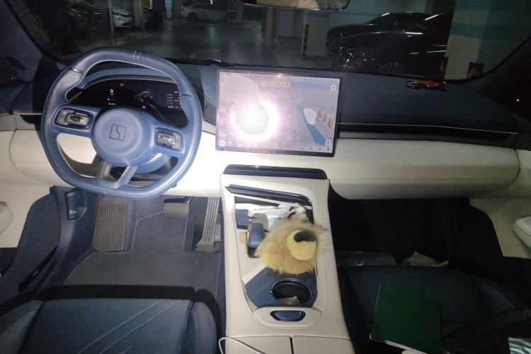 Used Zeekr 001 2024 WE Edition 95 kWh All-Wheel Drive Center Console