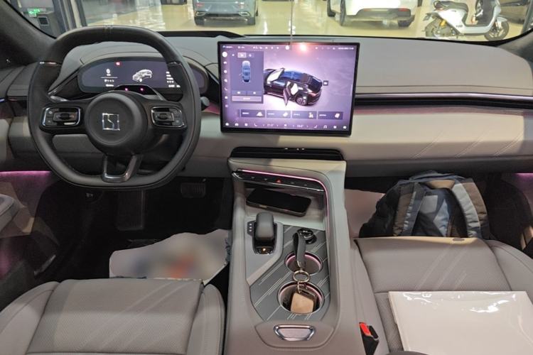 Used Zeekr 001 2024 WE Edition 95 kWh All-Wheel Drive Center Console