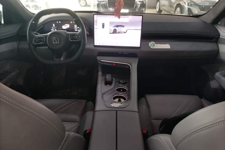 Used Zeekr 001 2024 ME Edition 100 kWh All-Wheel Drive Center Console
