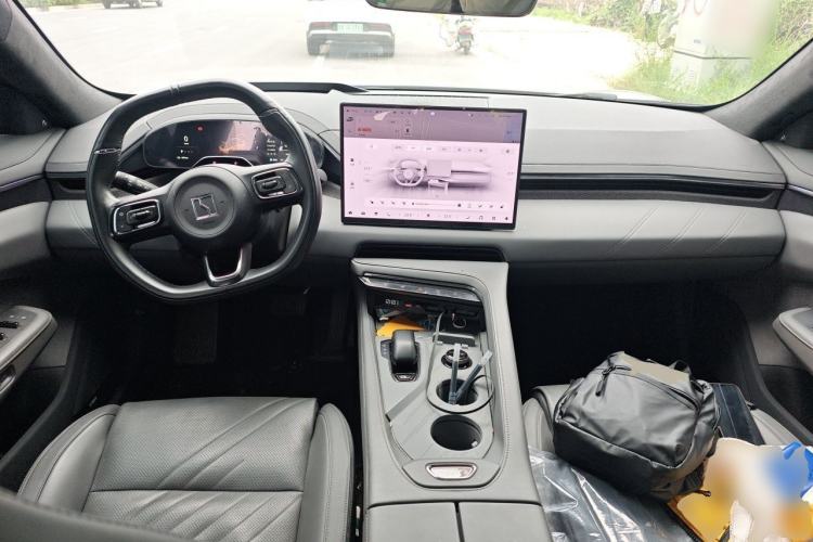 Used Zeekr 001 2024 WE Edition 95 kWh All-Wheel Drive Center Console