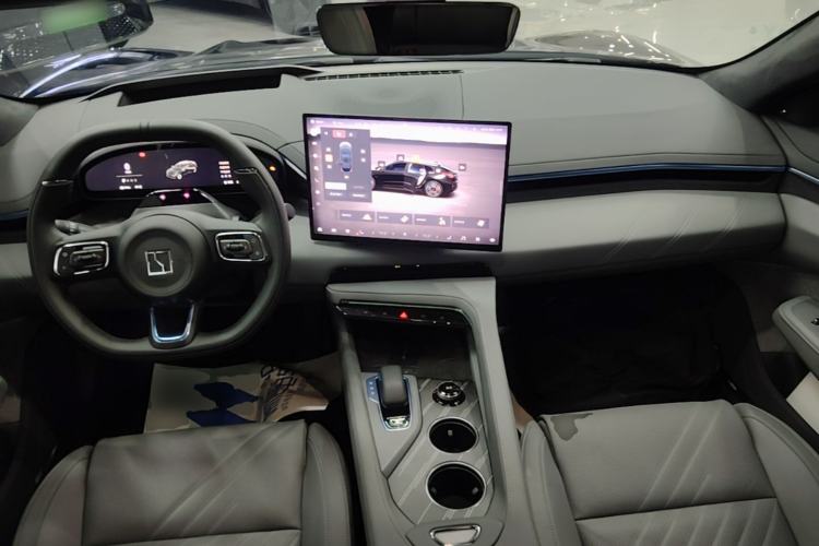 Used Zeekr 001 2024 YOU Edition 100 kWh All-Wheel Drive Center Console