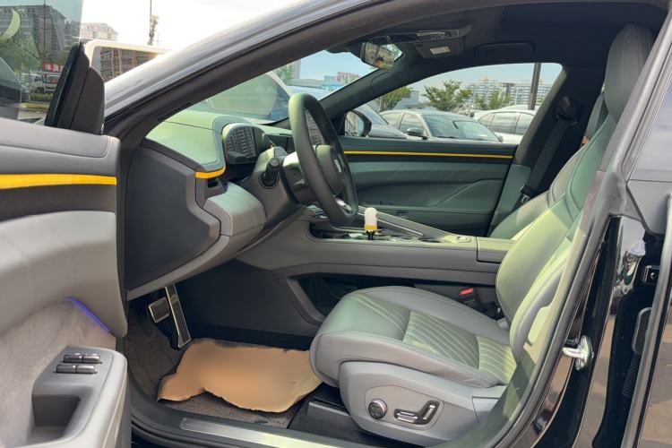 Used Zeekr 001 2024 WE Edition 95 kWh All-Wheel Drive Driver Seat