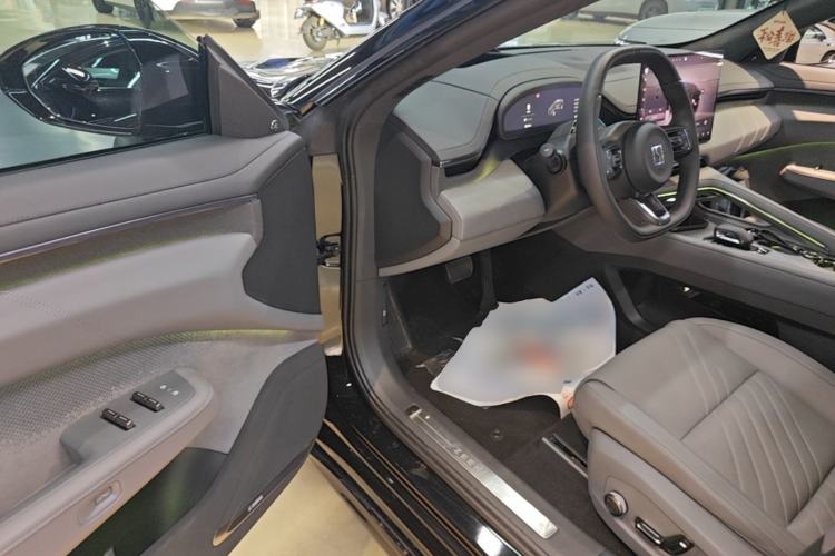 Used Zeekr 001 2024 WE Edition 95 kWh All-Wheel Drive Driver Seat
