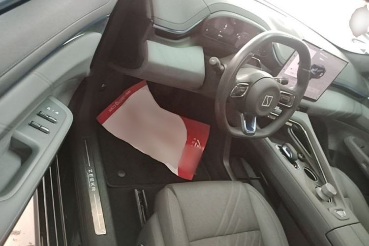 Used Zeekr 001 2024 WE Edition 95 kWh All-Wheel Drive Driver Seat