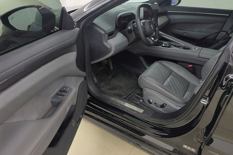 Used Zeekr 001 2024 WE Edition 95 kWh All-Wheel Drive Driver Seat