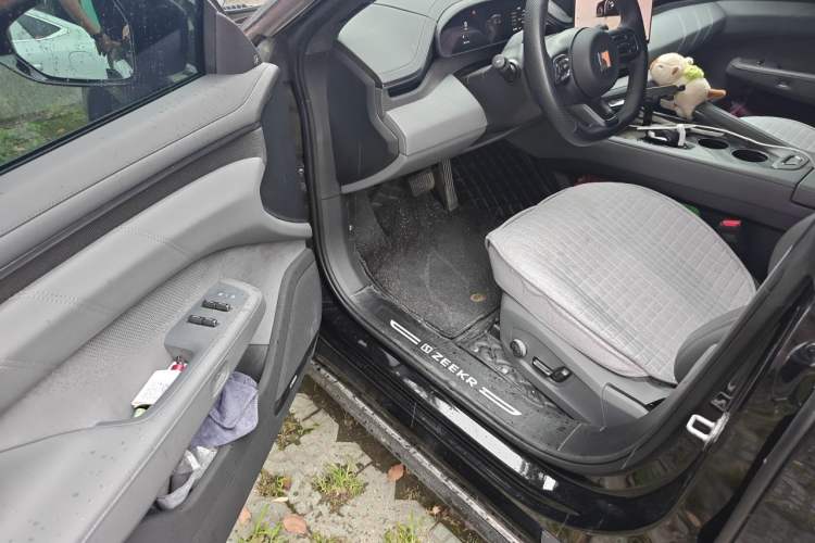 Used Zeekr 001 2024 WE Edition 100 kWh Rear-Drive Driver Seat
