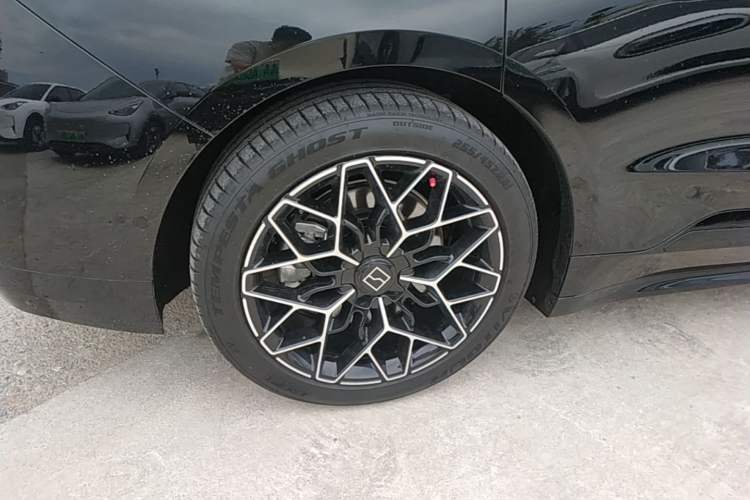 Used Zeekr 001 2024 WE Edition 95 kWh All-Wheel Drive Exterior 5
