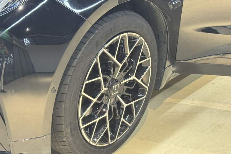 Used Zeekr 001 2024 WE Edition 95 kWh All-Wheel Drive Exterior 7