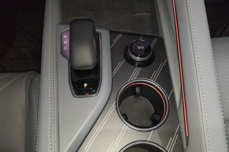 Used Zeekr 001 2024 WE Edition 95 kWh All-Wheel Drive Gear Lever