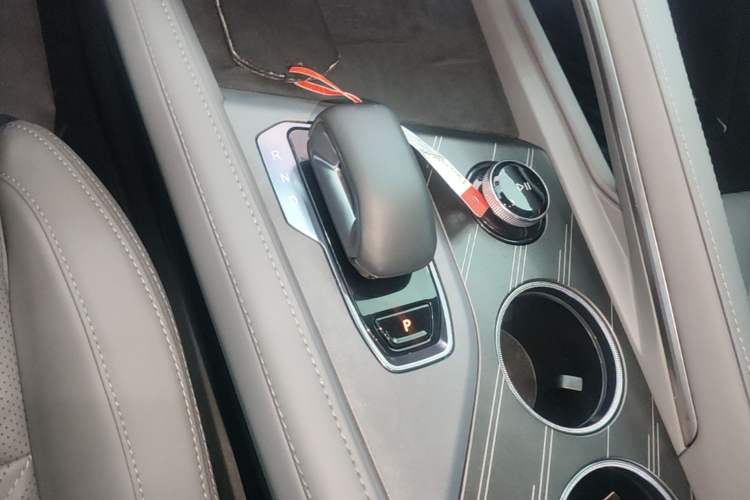 Used Zeekr 001 2024 WE Edition 95 kWh All-Wheel Drive Gear Lever