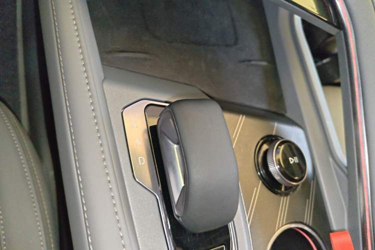 Used Zeekr 001 2024 YOU Edition 100 kWh All-Wheel Drive Gear Lever