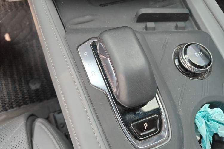 Used Zeekr 001 2024 WE Edition 95 kWh All-Wheel Drive Gear Lever