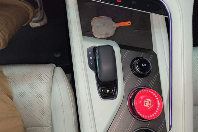 Used Zeekr 001 2024 WE Edition 100 kWh Rear-Drive Gear Lever