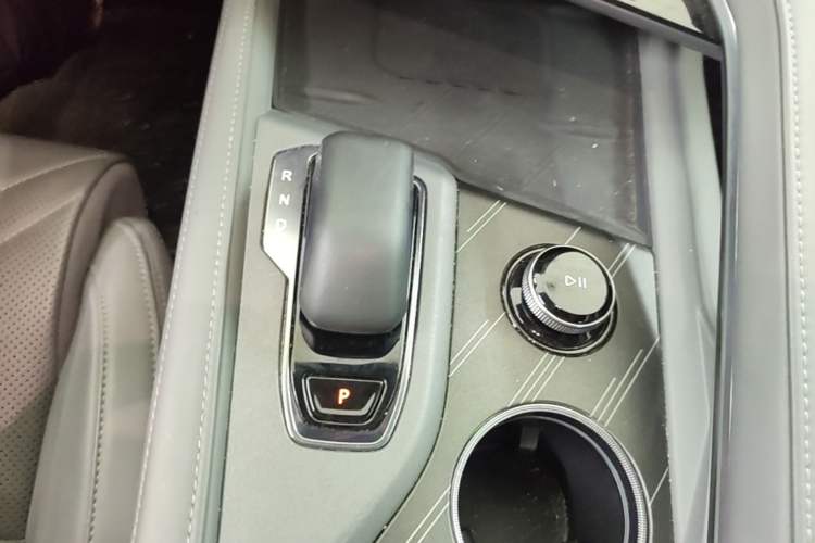 Used Zeekr 001 2024 WE Edition 95 kWh All-Wheel Drive Gear Lever