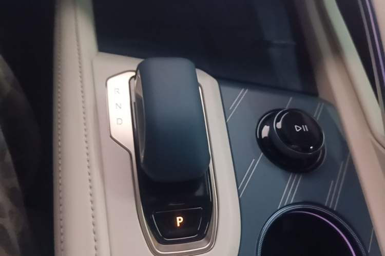 Used Zeekr 001 2024 WE Edition 95 kWh All-Wheel Drive Gear Lever