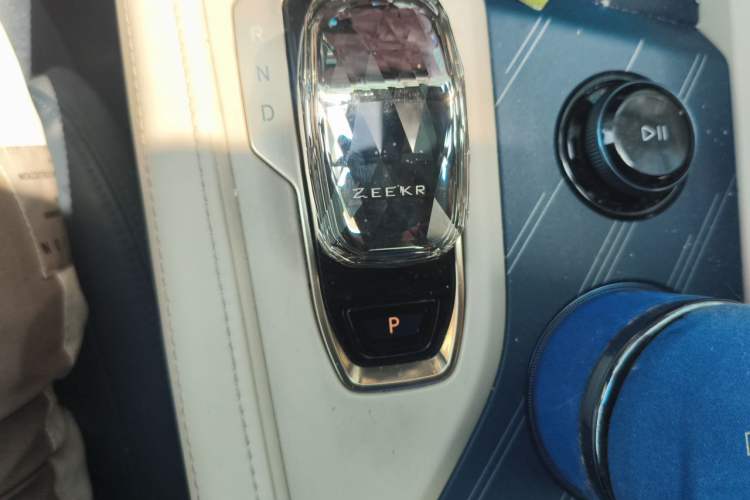 Used Zeekr 001 2024 YOU Edition 100 kWh All-Wheel Drive Gear Lever