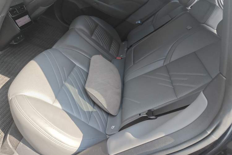 Used Zeekr 001 2024 WE Edition 95 kWh All-Wheel Drive Interior 4