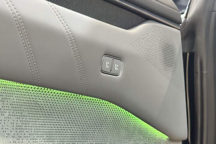 Used Zeekr 001 2024 WE Edition 95 kWh All-Wheel Drive Interior 4