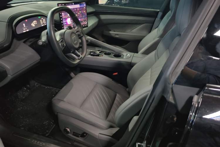 Used Zeekr 001 2024 YOU Edition 100 kWh All-Wheel Drive Left Front Seat
