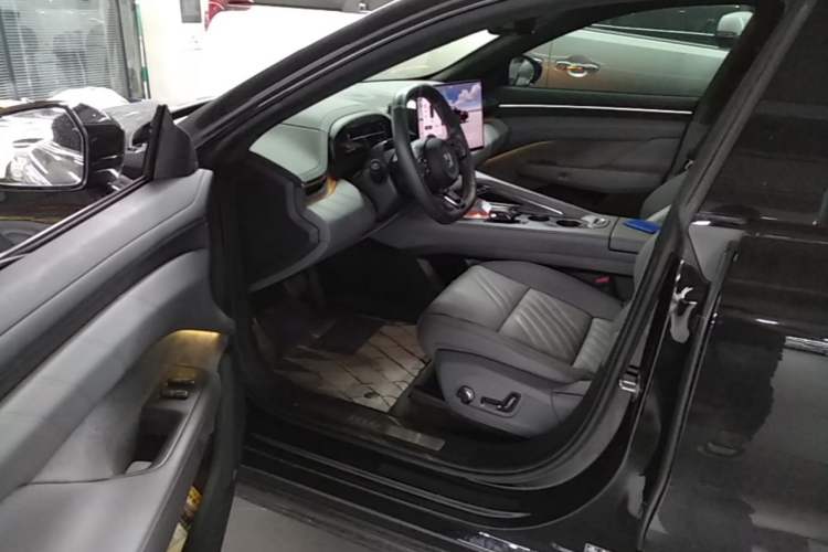 Used Zeekr 001 2024 YOU Edition 100 kWh All-Wheel Drive Left Front Seat