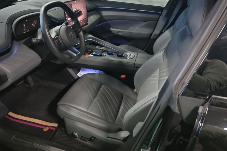 Used Zeekr 001 2024 YOU Edition 100 kWh All-Wheel Drive Left Front Seat