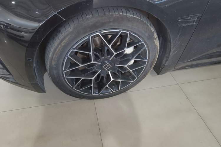 Used Zeekr 001 2024 ME Edition 100 kWh All-Wheel Drive Left Front Wheel Hub