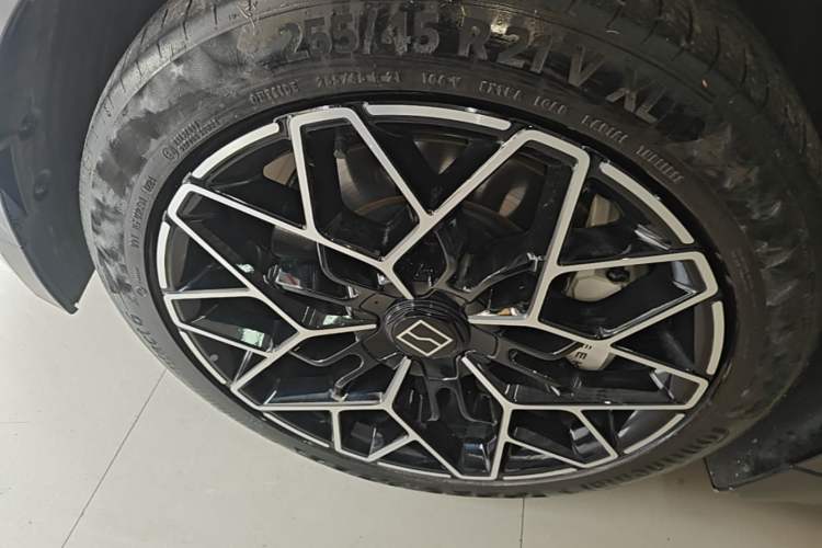 Used Zeekr 001 2024 WE Edition 95 kWh All-Wheel Drive Left Front Wheel Hub