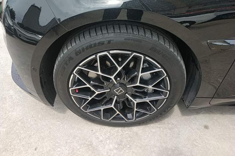 Used Zeekr 001 2024 WE Edition 95 kWh All-Wheel Drive Left Front Wheel Hub