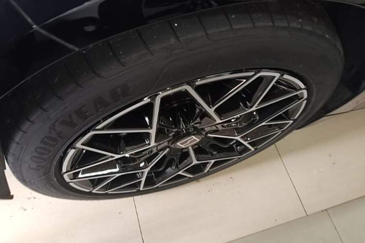 Used Zeekr 001 2024 WE Edition 95 kWh All-Wheel Drive Left Front Wheel Hub