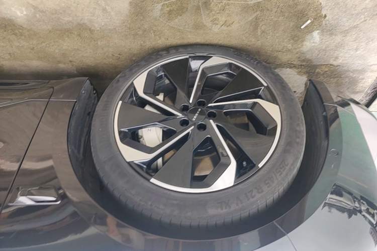 Used Zeekr 001 2024 ME Edition 100 kWh All-Wheel Drive Left Front Wheel Hub