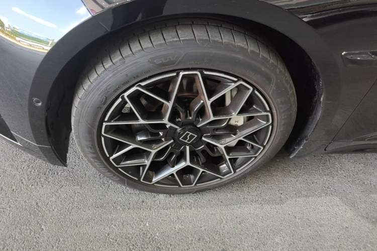 Used Zeekr 001 2024 WE Edition 100 kWh Rear-Drive Left Front Wheel Hub