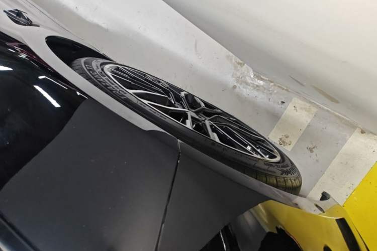 Used Zeekr 001 2024 YOU Edition 100 kWh All-Wheel Drive Left Front Wheel Hub