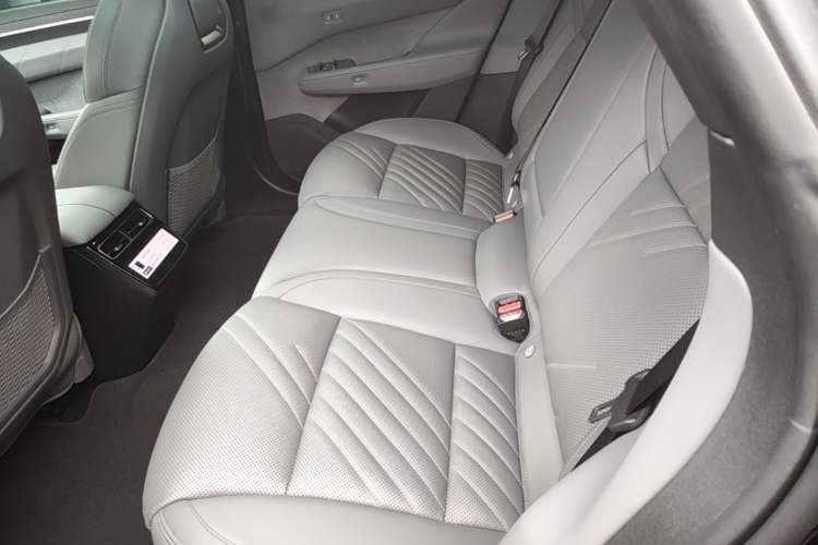 Used Zeekr 001 2024 YOU Edition 100 kWh All-Wheel Drive Left Rear Seat