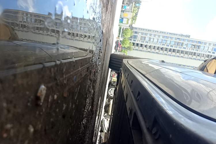 Used Zeekr 001 2024 WE Edition 100 kWh Rear-Drive Left Side Sill