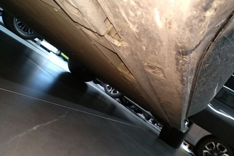 Used Zeekr 001 2024 YOU Edition 100 kWh All-Wheel Drive Left Side Sill