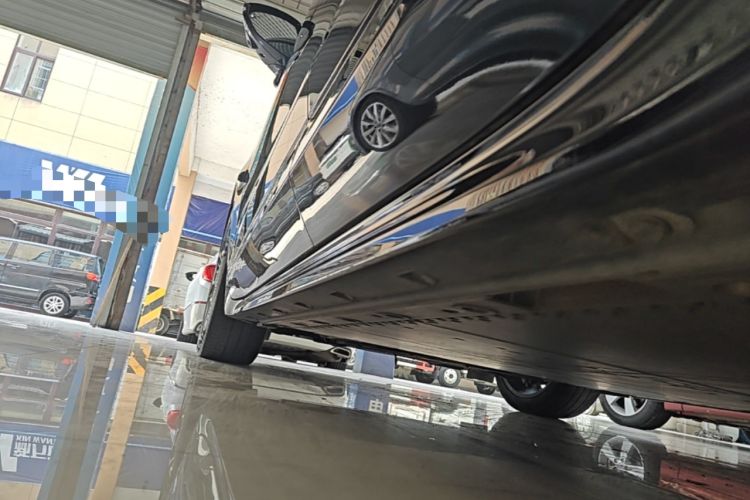 Used Zeekr 001 2024 WE Edition 95 kWh All-Wheel Drive Left Side Sill