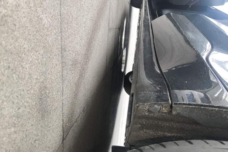 Used Zeekr 001 2024 YOU Edition 100 kWh All-Wheel Drive Left Side Sill