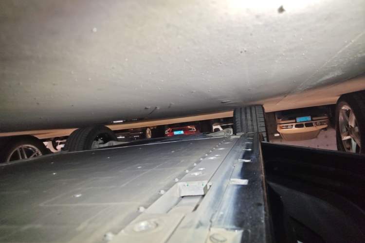 Used Zeekr 001 2024 YOU Edition 100 kWh All-Wheel Drive Left Side Sill