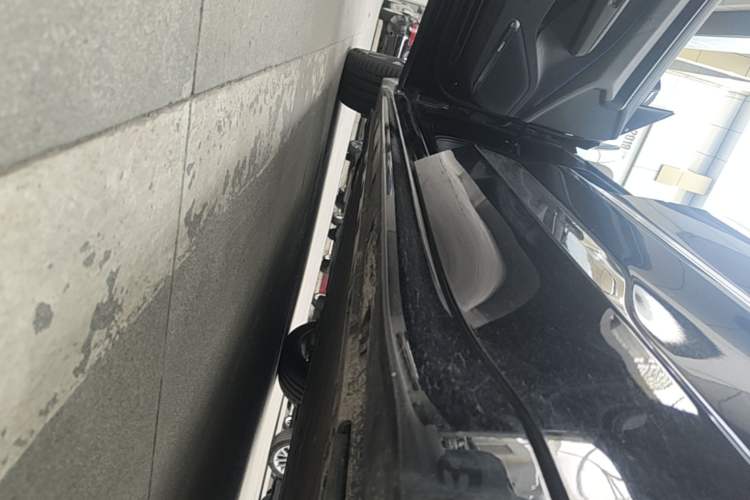 Used Zeekr 001 2024 ME Edition 100 kWh All-Wheel Drive Left Side Sill