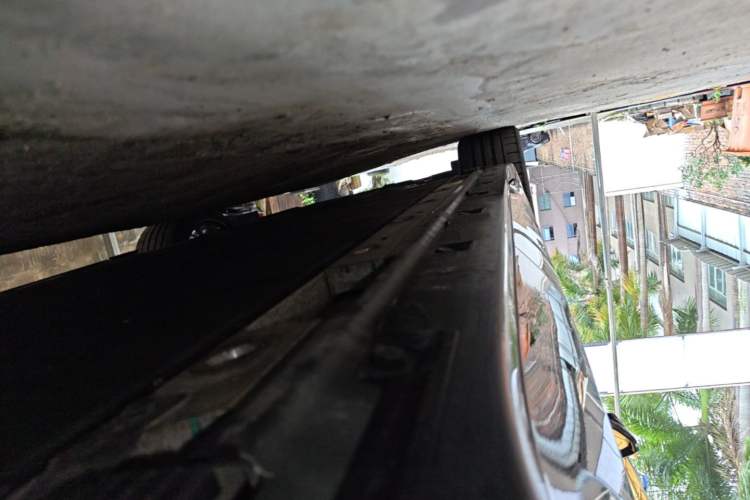Used Zeekr 001 2024 YOU Edition 100 kWh All-Wheel Drive Left Side Sill
