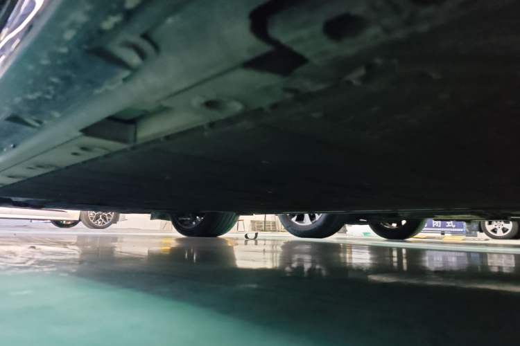Used Zeekr 001 2024 YOU Edition 100 kWh All-Wheel Drive Left Side Sill