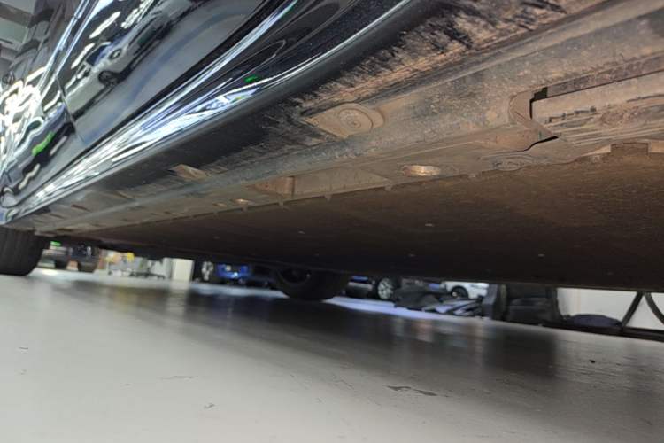 Used Zeekr 001 2024 WE Edition 100 kWh Rear-Drive Left Side Sill