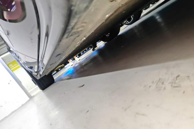 Used Zeekr 001 2024 YOU Edition 100 kWh All-Wheel Drive Left Side Sill