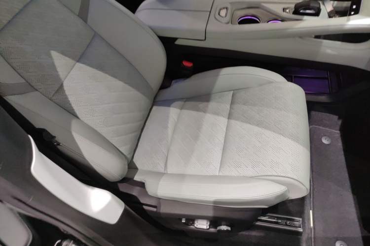 Used Zeekr 001 2024 YOU Edition 100 kWh All-Wheel Drive Right Front Seat