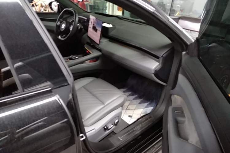 Used Zeekr 001 2024 YOU Edition 100 kWh All-Wheel Drive Right Front Seat