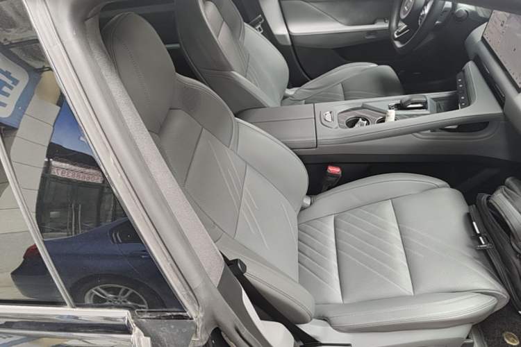 Used Zeekr 001 2024 ME Edition 100 kWh All-Wheel Drive Right Front Seat