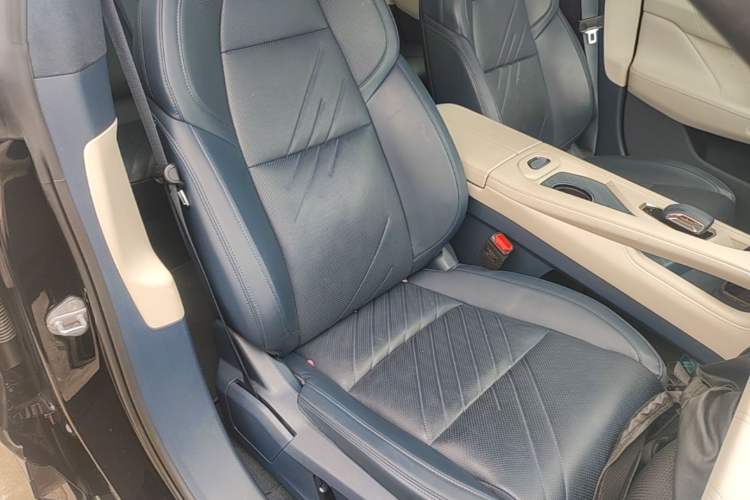 Used Zeekr 001 2024 ME Edition 100 kWh All-Wheel Drive Right Front Seat