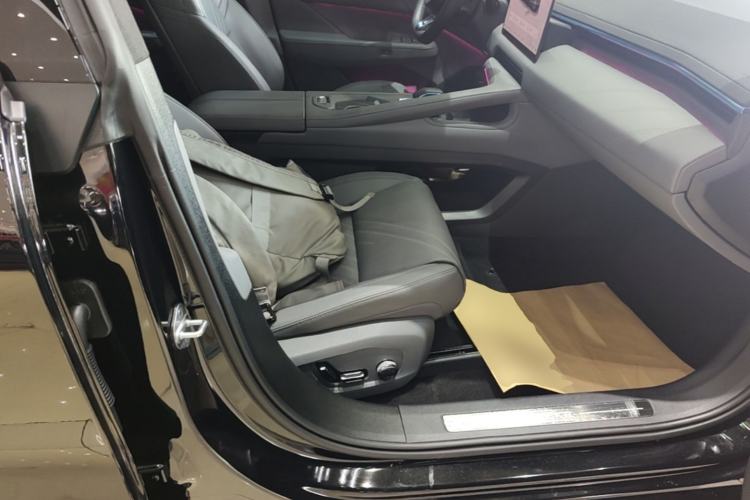 Used Zeekr 001 2024 WE Edition 100 kWh Rear-Drive Right Front Seat